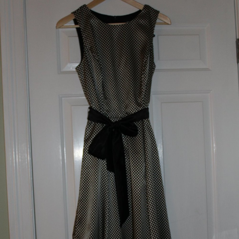 🎈 4/$20 Sleeveless black polka dot midi dress